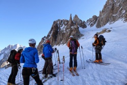 Initiation au ski de randonnée sur glacier et aux risques liés à la montagne hivernale avec Pierre-Alain 15€ (février,mars) -prérequis:être capable de descendre une piste noire.